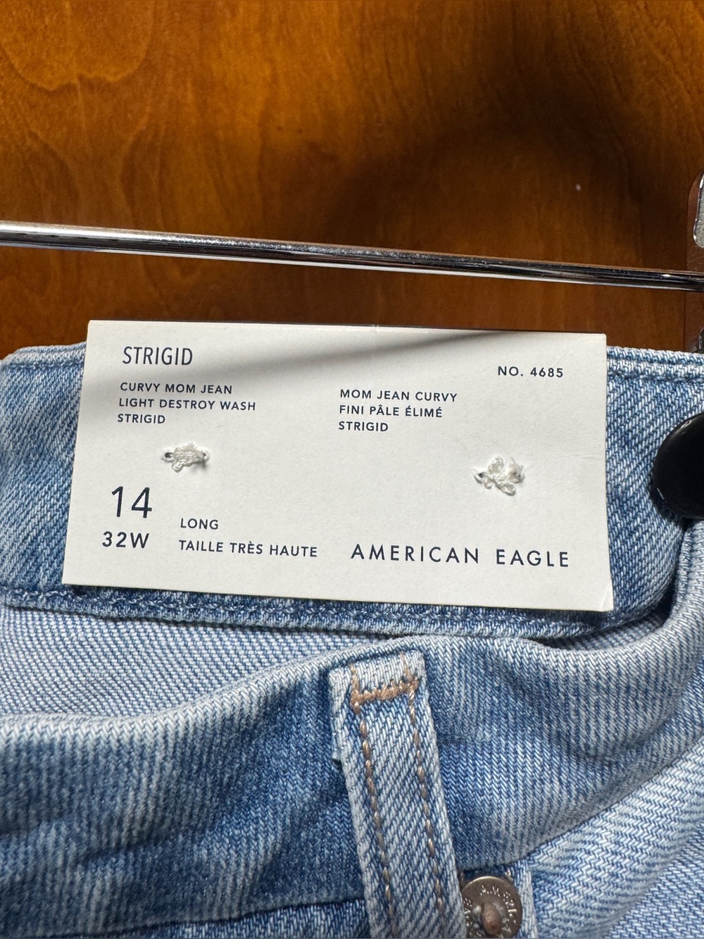 American Eagle Outfitters Strigid Curvy Mom Jeans - Light Blue Wash